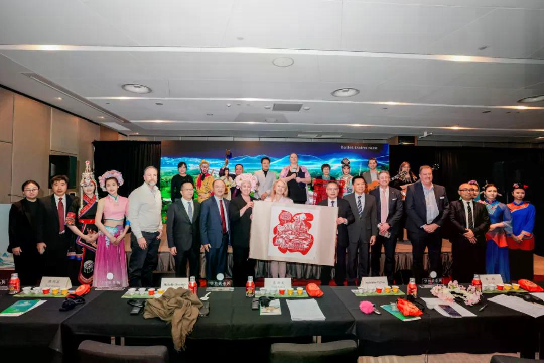 1.嘉宾演员合影.jpg